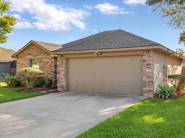 2721 Carten St, Fort Worth, TX 76112