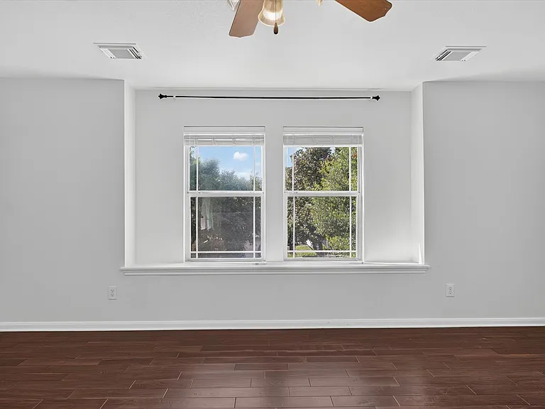 15324 Interlachen Dr — Photo 26