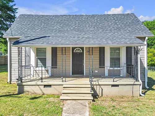 104 Lake Ave Photo 1