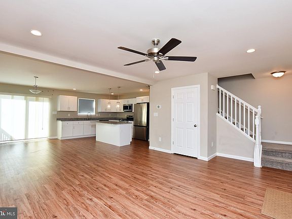 5th image of 322 Myrtle Ave