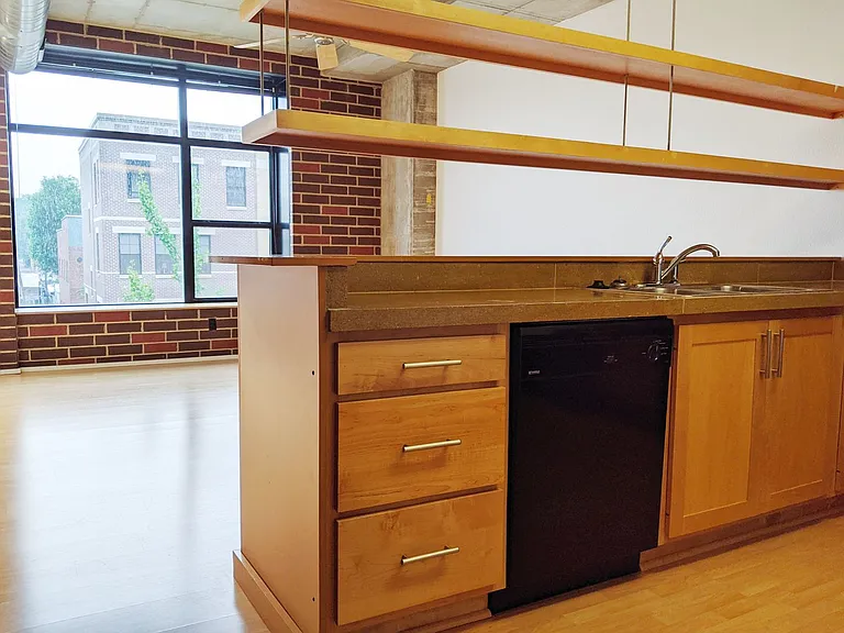 Mercury - Residential — Photo 42