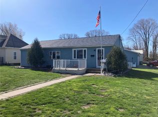 706 E 6th St, Vinton, IA 52349