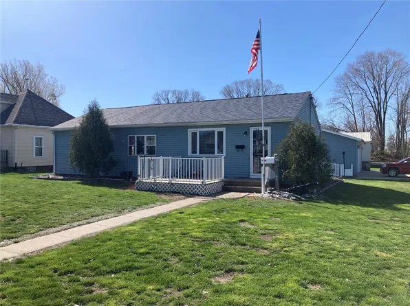 706 E 6th St, Vinton, IA 52349