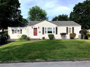 25 Cardinal St, Warwick, RI 02886