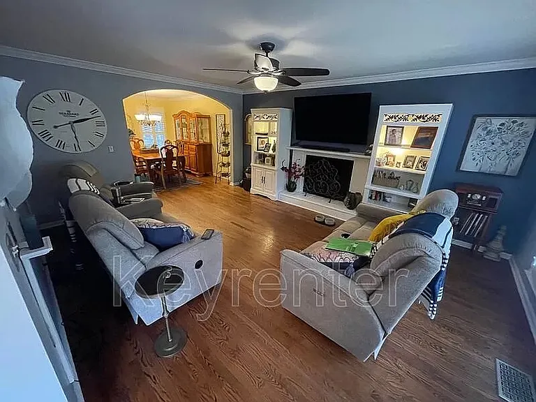 1716 Somersby Ln — Photo 7