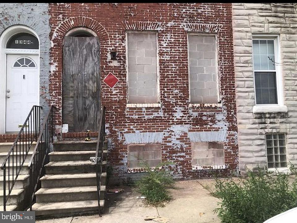 1st image of 1346 N Fremont Ave