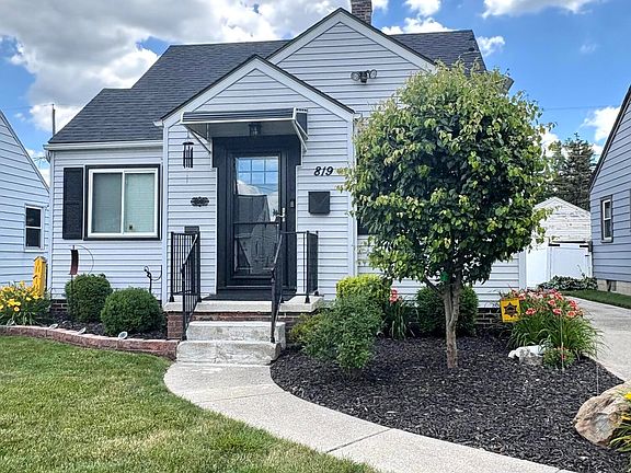 2nd image of 819 Southover Rd