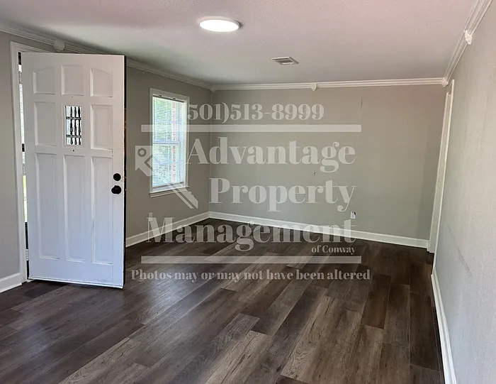 1519 Phyllis St — Photo 3