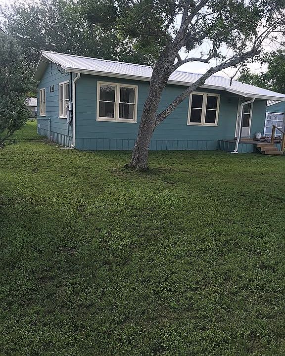 2nd image of 823 Serna Dr