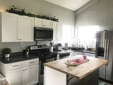 106 Boydston St — Photo 2