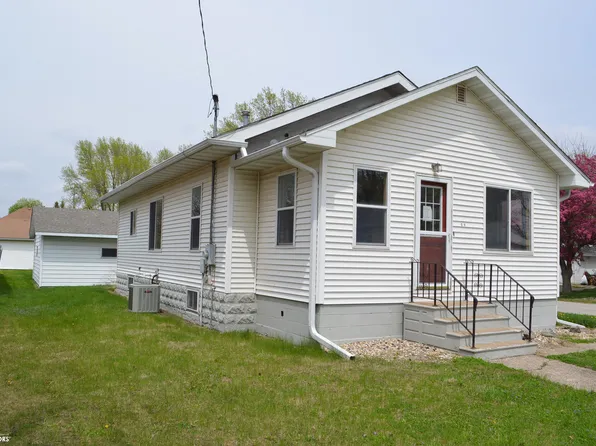 423 E Main St, Klemme, IA 50449