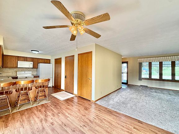 3rd image of 1308 Winchester Pl