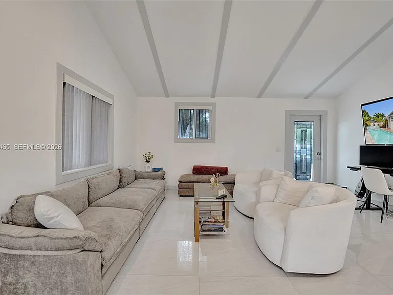 4541 SW 26th Ter — Photo 13