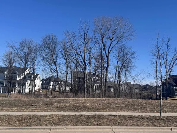 L325 Interlachen Ave, Oregon, WI 53575