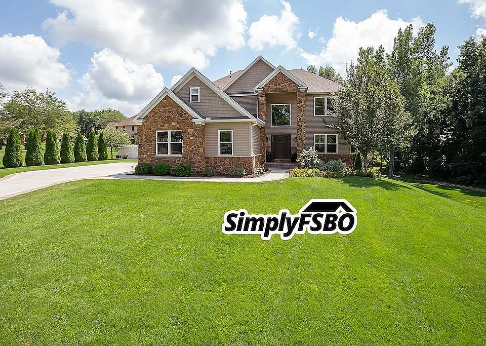 1st image of 12 Bay Hill Dr