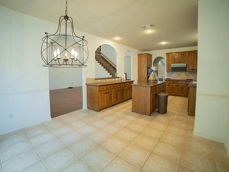 15105 Regal Oak Ln — Photo 8