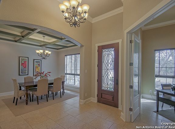 3rd image of 7937 Colonial Woods