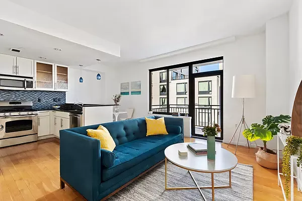155 15th St APT 3B photo 1