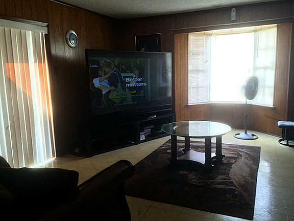 3rd image of 516 Burns Dr
