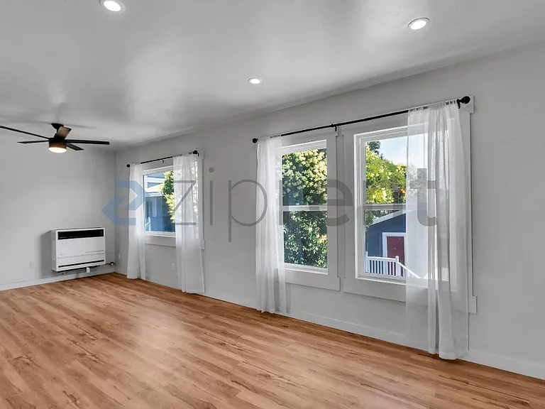 3031 Chestnut St — Photo 14