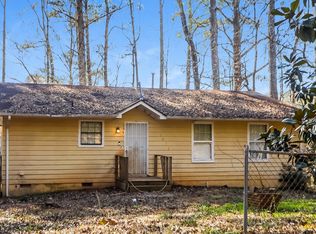5877 Bobbin Ln, Lithonia, GA 30058