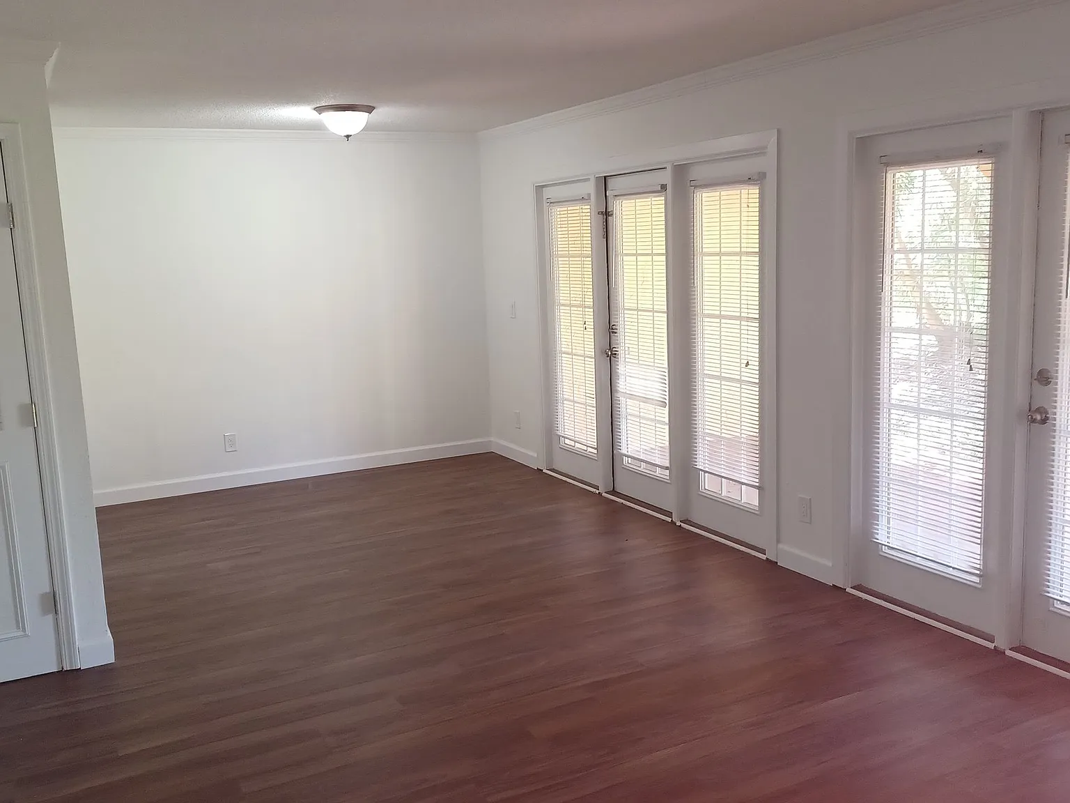 3918 La Mirada Dr N #7 — Photo 4
