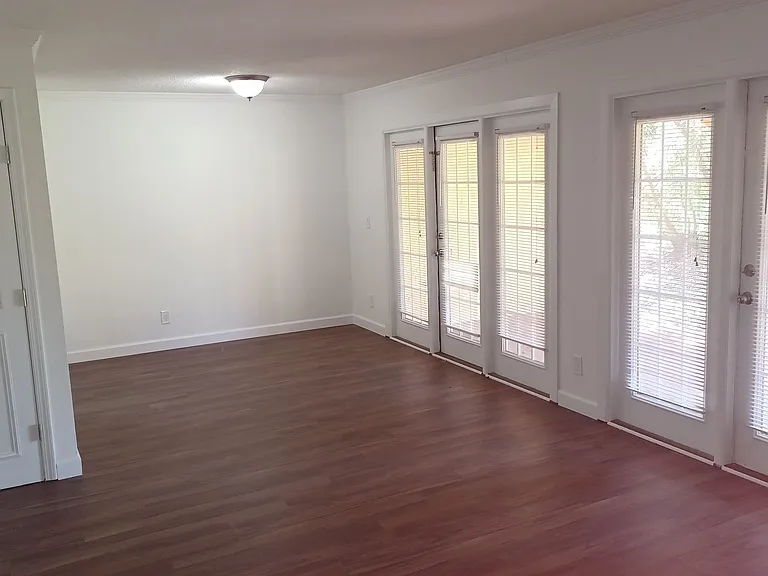 3918 La Mirada Dr N #7 — Photo 4