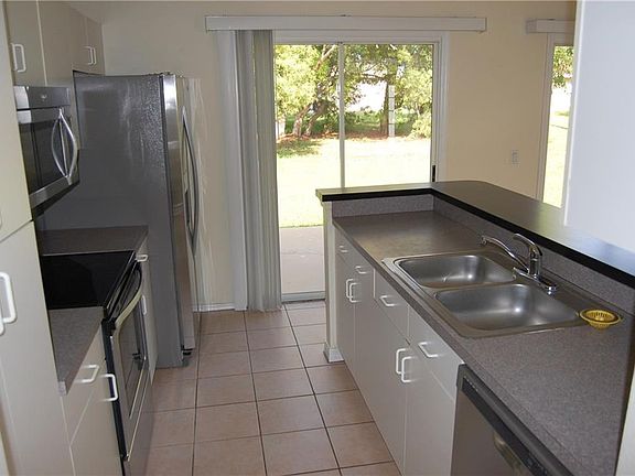 4th image of 1766 SE Gaskins Cir