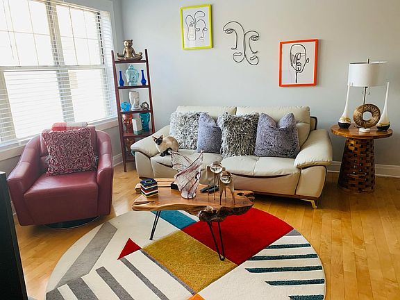 2nd image of 1448 W Thorndale Ave APT 3N
