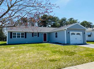 4 Gorginio Dr, Toms River, NJ 08757