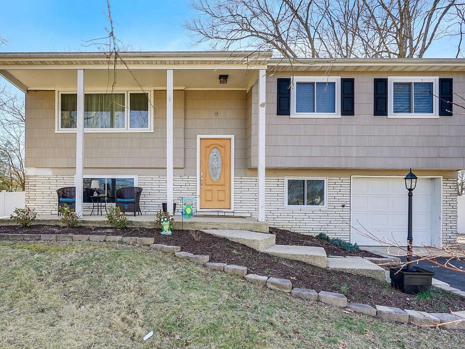 1st image of 1051 Crystal Dr