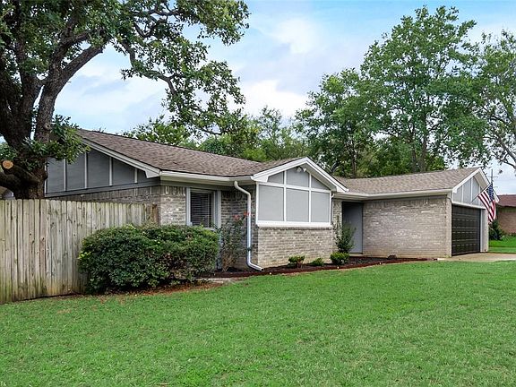 3rd image of 3217 Meadow Wood Ln