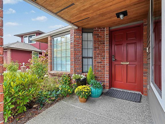 2nd image of 14972 Southmere Close