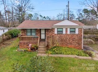 4 Nina St, Woodfin, NC 28804