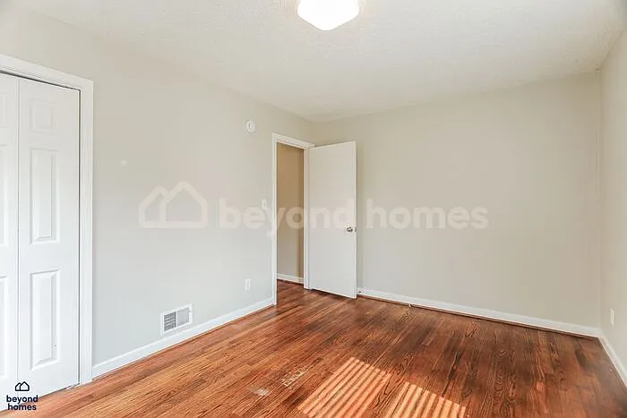 1028 Broadmoor Dr — Photo 23