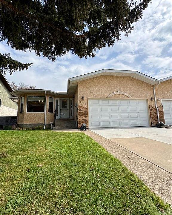 1st image of 626 Prairie Meadows Close W
