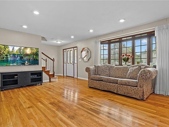 5th image of 62 Daleham St
