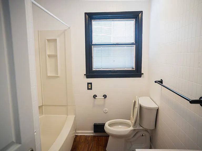 1210 Main Street — Photo 8