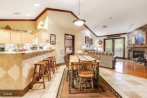 4th image of 215 Woliss Ln Unit 209-312-510