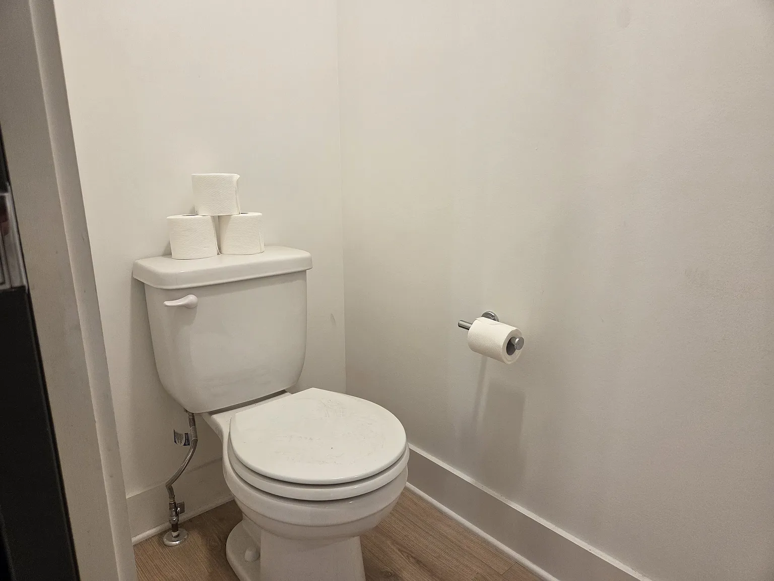 1 bed, 1.5 bath, 996 sqft, $1,600 — Photo 3