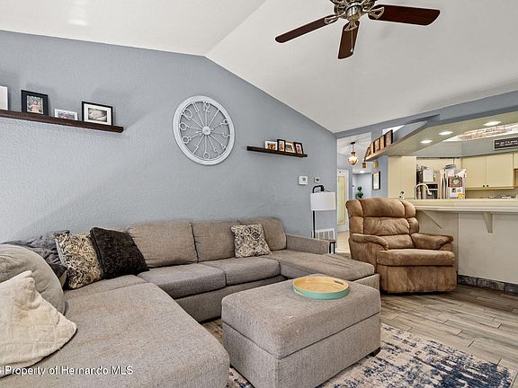 4th image of 13499 Bruni Dr