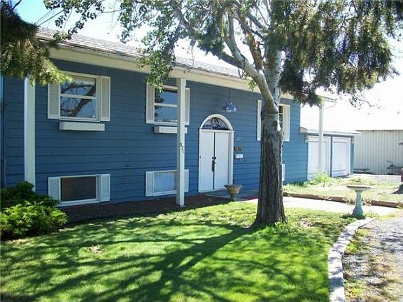 3rd image of 821 S Barbara Ave