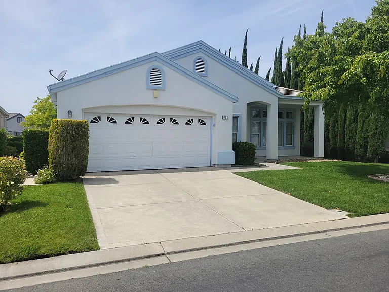 723 Deerfield Way — Photo 29