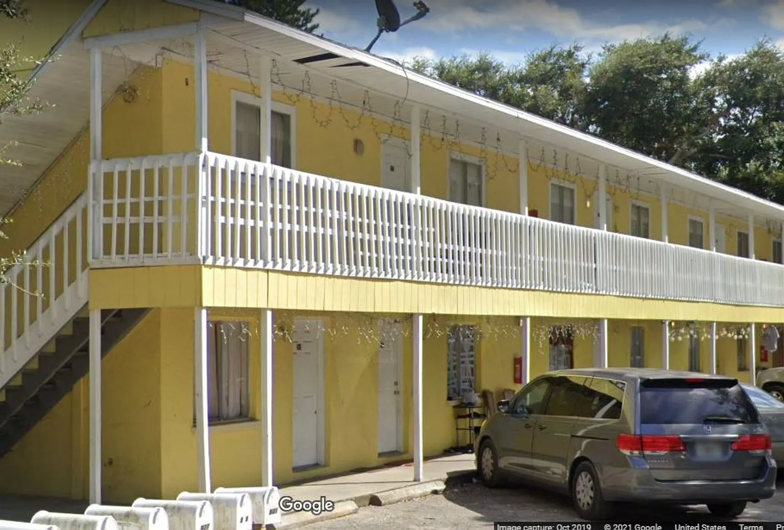 KAI9s 7plex 921 33rd Ave W Bradenton — Photo 1