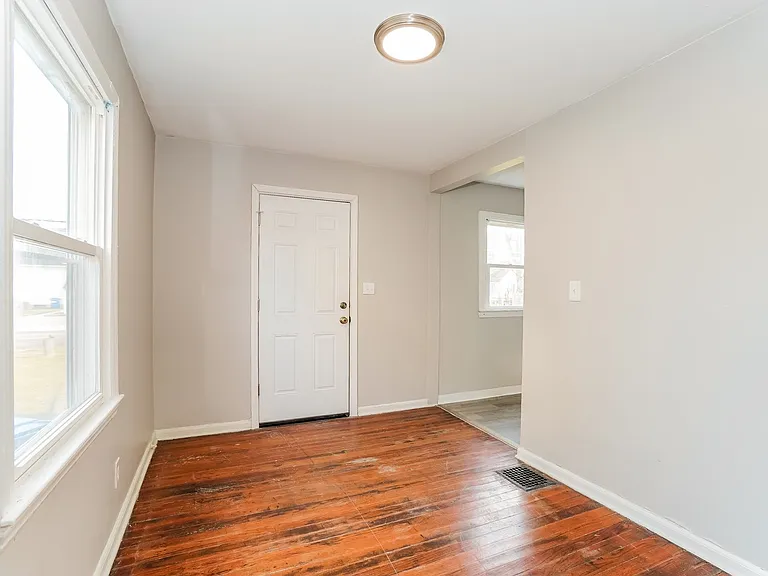 767230_020_living_room_13625779.jpg