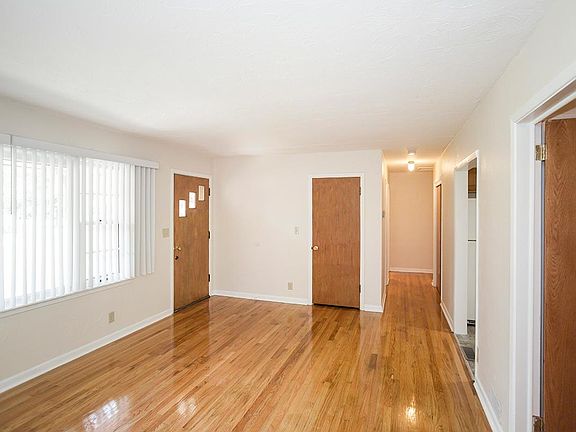 2nd image of 3827 Sheridan Blvd