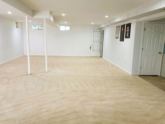 4th image of 18405 Crownsgate Cir