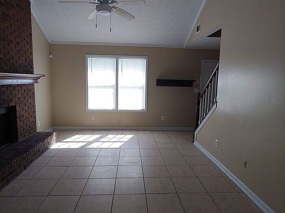 4th image of 2608 Country Trce SE #B