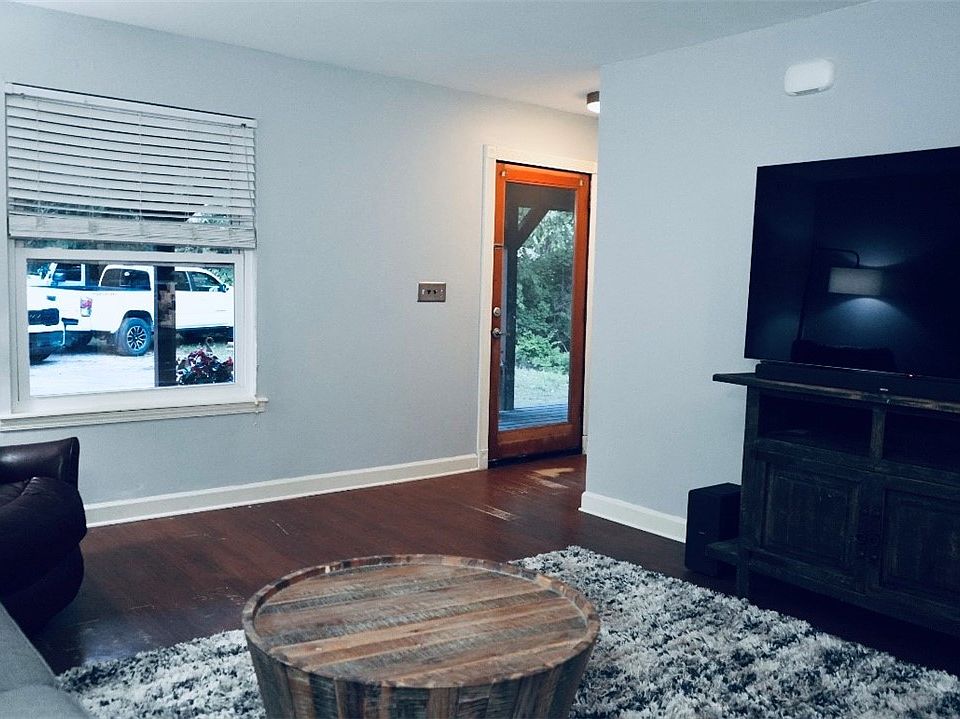 1st image of 1211 N Mission Blvd