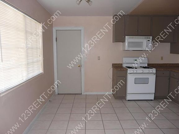 4th image of 37323 52nd St E